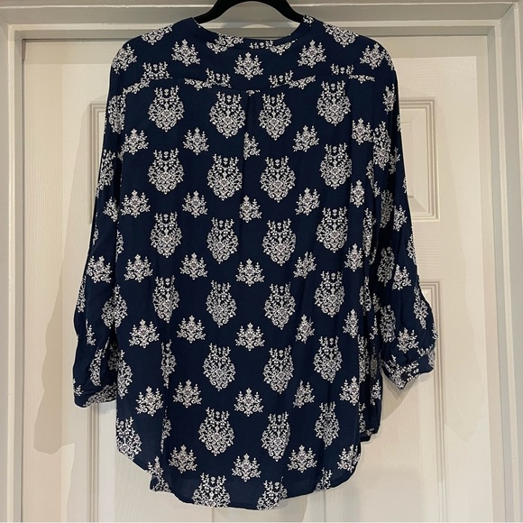 Kedzie Henley Top. Size Large - Picture 2 of 5